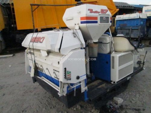 รถเกี่ยวข้าวนั่งขับ    ISEKI   HL87  รหัสสินค้า : 14002149  หรือเพิ่มเติมไดที่ www.nihonmono.com