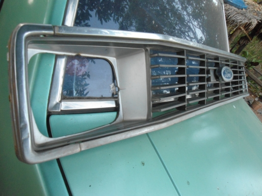 ขาย กระจังหน้า  ford-courier ฟอร์ด คูเรียร์