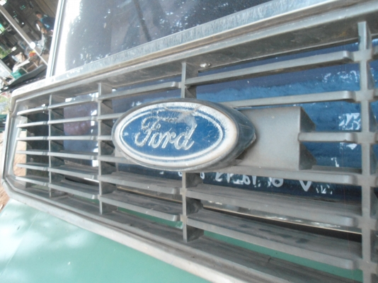 ขาย กระจังหน้า  ford-courier ฟอร์ด คูเรียร์