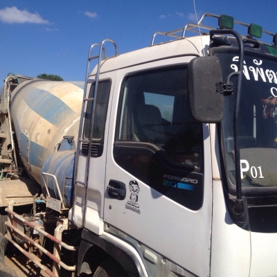 ขายรถ6ล้อรถโม้ปูนโม้ตรง3คิวรถนําเข้าเครือง210แรงมีเล่มทะเบืยน