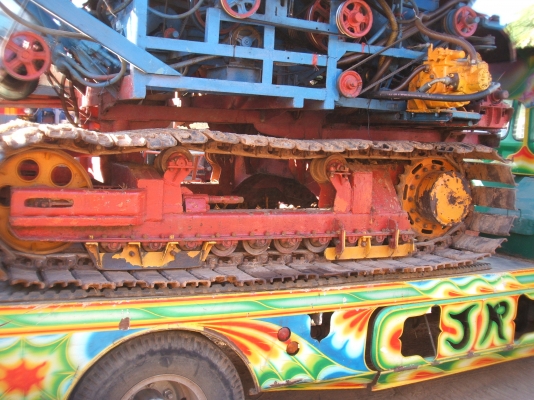 ขายรถเกี่ยวข้าว พรกินรี อุ้ม 2 ตัน เครื่องยนต์ HINO HO7D 195 แรงม้า ปั้มไดกิ้นส์เบอร์ 22 สภาพดีพร้อมใช้งาน