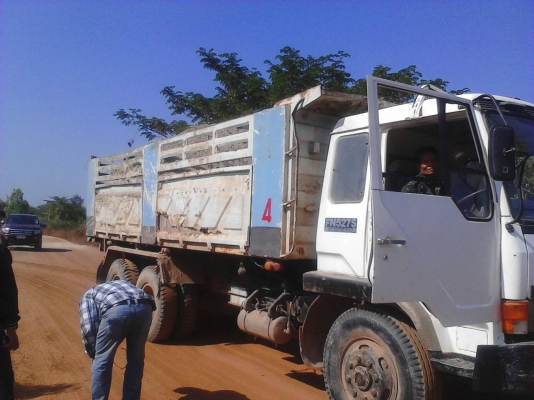 ขายด่วนรถสิบล้อหลงTDชีเลื่อน1850ดั้มสามมิตรเครือง195แรง