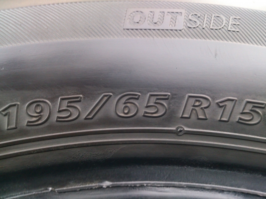 ขายยางบริดสโตน อีโคเปีย 195/65R15 ยางสัปดาห์ที่38ปี13 ดอกยางเต็มนิ่มลึกเท่ากันไม่ร้าวไม่แตกลาย(ไม่มีปะ) จำนวน 1 ชุด