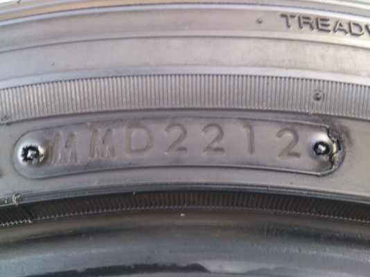 ขายยาง NITTO. 215/45R17  MADE IN JAPAN ยางสัปดาห์ที่22ปี12 ดอกยางเต็มนิ่มลึกเท่ากัน (ไม่มีปะ) สวยๆ จำนวน 1 ชุด
