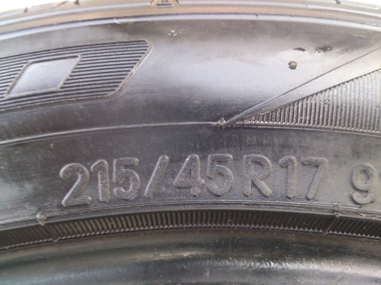 ขายยาง NITTO. 215/45R17  MADE IN JAPAN ยางสัปดาห์ที่22ปี12 ดอกยางเต็มนิ่มลึกเท่ากัน (ไม่มีปะ) สวยๆ จำนวน 1 ชุด