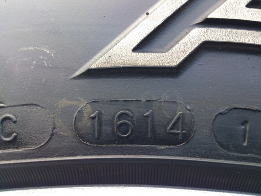 ขายแม็กเล็บเหยี่ยว ISUZU 6รูขอบ16 พร้อมยางMAXXIS 265/70R16 ยางปี14 ดอกยางเต็มสวยๆใช้งานน้อยเอาไปใช้ต่อได้อีกนาน จำนวน 1 ชุด