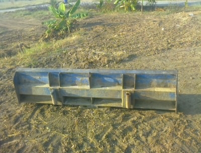 ขายใบดันหน้ารถไถFord  7ฟุต  ใบดันอย่างเดียวเหมาะสำหรับรถไถเพลาเดียว สภาพสวยสนใจ0810076640