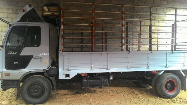 ขาย 6 ล้อ HINO FC4J เครื่อง 140 แรงม้า ห้างแท้ ยาว 5.50 m. สภาพพร้อมใช้งาน เจ้าของขายเอง Tel. 089-5608732