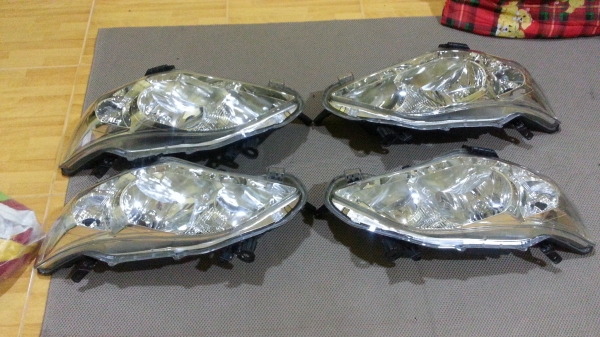 โคมไฟหน้า Altis ปี08-12 ของแท้มือสอง โคมไฟหน้า Altis ปี08-12 ของแท้มือสอง