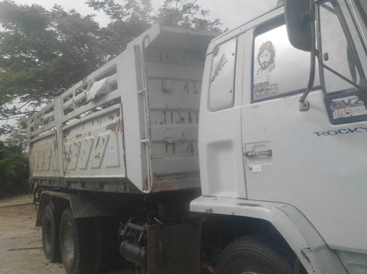 รถอีซูซุ 10 ล้อดั้ม FVZ 195 แรงม้า. ปี 38 สนใจติดต่อ 081 - 6079515