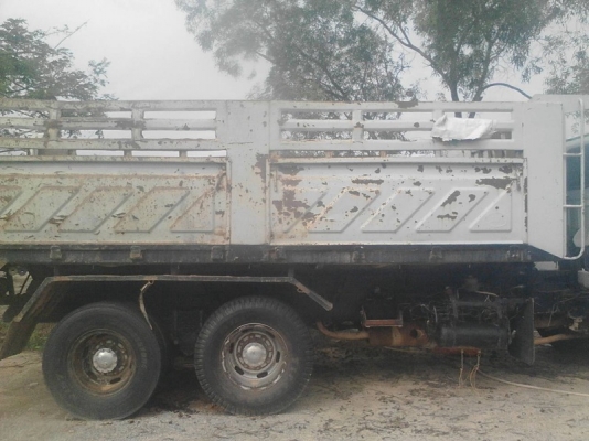 รถอีซูซุ 10 ล้อดั้ม FVZ 195 แรงม้า. ปี 38 สนใจติดต่อ 081 - 6079515