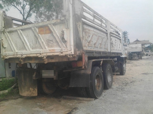 รถอีซูซุ 10 ล้อดั้ม FVZ 195 แรงม้า. ปี 38 สนใจติดต่อ 081 - 6079515