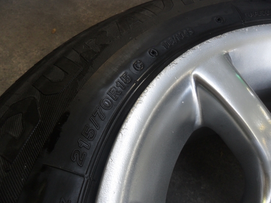 โปรแร๊ง ล้อแม็ก 15นิ้ว 5รู114 พร้อมยาง สวยๆ 4 ล้อ ราคา 5900 บาท