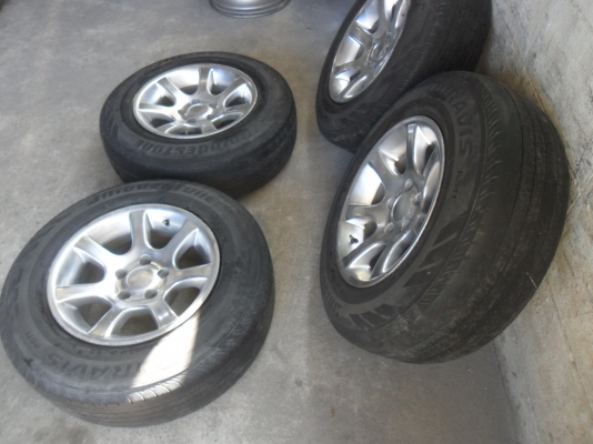 โปรแร๊ง ล้อแม็ก 15นิ้ว 5รู114 พร้อมยาง สวยๆ 4 ล้อ ราคา 5900 บาท