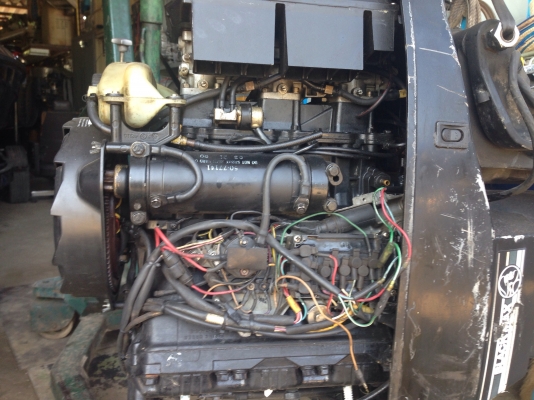 ขายเครื่องmercury 135 v6 เครื่องหมุนได้ คอยหาย