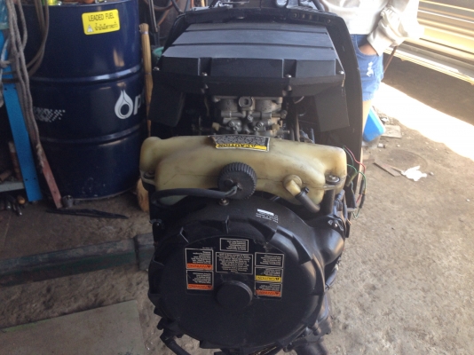 ขายเครื่องmercury 135 v6 เครื่องหมุนได้ คอยหาย