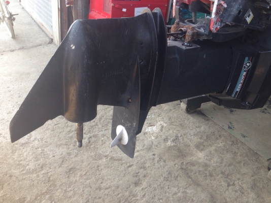 ขายเครื่องmercury 135 v6 เครื่องหมุนได้ คอยหาย