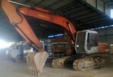 HITACHI EX 200-2 เครื่องเดิมปั๊มเดิมๆพร้อมทำงานได้เลยไม่โหลดครับ ภายในเก๋งสะอาดคอนโทรลง่าย ไฟฟ้าตัดมอเตอร์คันเร่ง หน้าจอครบ ภายนอกบูมอาร์มมีปะอยู่ครับแต่ไม่มาก เอวมีขยับบ้างเล็กน้อย ช่วงล่างโรลเลอร์โซ่บูทใบแทรกหนาประมาณ 70\% เอกสารใบอินวอย ราคาต่อรองได้ครั