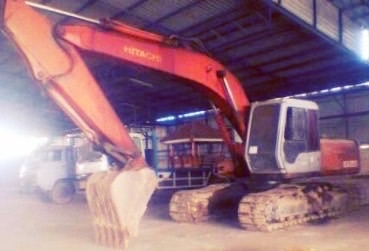 HITACHI EX 200-2 เครื่องเดิมปั๊มเดิมๆพร้อมทำงานได้เลยไม่โหลดครับ ภายในเก๋งสะอาดคอนโทรลง่าย ไฟฟ้าตัดมอเตอร์คันเร่ง หน้าจอครบ ภายนอกบูมอาร์มมีปะอยู่ครับแต่ไม่มาก เอวมีขยับบ้างเล็กน้อย ช่วงล่างโรลเลอร์โซ่บูทใบแทรกหนาประมาณ 70\% เอกสารใบอินวอย ราคาต่อรองได้ครั HITACHI EX 200-2 เครื่องเดิมปั๊มเดิมๆพร้อมทำงานได้เลยไม่โหลดครับ ภายในเก๋งสะอาดคอนโทรลง่าย ไฟฟ้าตัดมอเตอร์คันเร่ง หน้าจอครบ ภายนอกบูมอาร์มมีปะอยู่ครับแต่ไม่มาก เอวมีขยับบ้างเล็กน้อย ช่วงล่างโรลเลอร์โซ่บูทใบแทรกหนาประมาณ 70\% เอกสารใบอินวอย ราคาต่อรองได้ครั