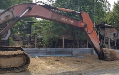 HITACHI EX 200-2 เครื่องเดิมปั๊มเดิมๆพร้อมทำงานได้เลยไม่โหลดครับ ภายในเก๋งสะอาดคอนโทรลง่าย ไฟฟ้าตัดมอเตอร์คันเร่ง หน้าจอครบ ภายนอกบูมอาร์มมีปะอยู่ครับแต่ไม่มาก เอวมีขยับบ้างเล็กน้อย ช่วงล่างโรลเลอร์โซ่บูทใบแทรกหนาประมาณ 70\% เอกสารใบอินวอย ราคาต่อรองได้ครั HITACHI EX 200-2 เครื่องเดิมปั๊มเดิมๆพร้อมทำงานได้เลยไม่โหลดครับ ภายในเก๋งสะอาดคอนโทรลง่าย ไฟฟ้าตัดมอเตอร์คันเร่ง หน้าจอครบ ภายนอกบูมอาร์มมีปะอยู่ครับแต่ไม่มาก เอวมีขยับบ้างเล็กน้อย ช่วงล่างโรลเลอร์โซ่บูทใบแทรกหนาประมาณ 70\% เอกสารใบอินวอย ราคาต่อรองได้ครั