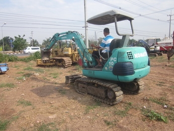 รถขุด แบคโฮ KOMATSU: PC 10-7 ใบมีดดัน ปรับได้ 4 ทิศทาง พร้อมใช้งาน รถขุด แบคโฮ KOMATSU: PC 10-7 ใบมีดดัน ปรับได้ 4 ทิศทาง พร้อมใช้งาน