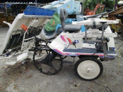 รถปลูกข้าวดำนาแบบนั่งขับ     ISEKI    PM43Y  รหัสสินค้า : 14002159   หรือเพิ่มเติมไดที่ www.nihonmono.com