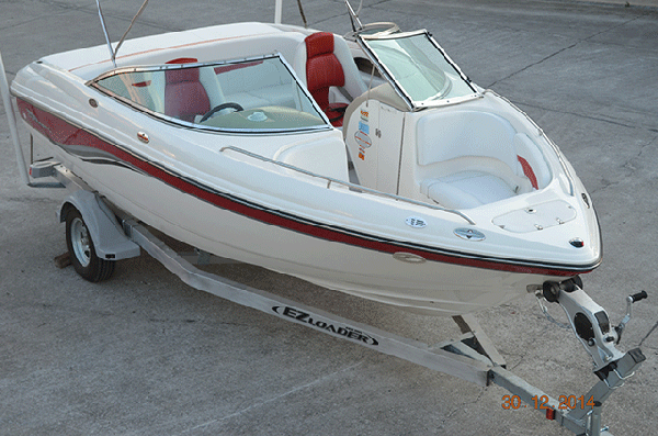 Chaparral 196 5.0L 2003 (19.6 feet) 235 hp