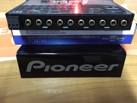 ขายปรีแอมป์ยี่ห้อ Clarion รุ่น EQS746 คุณภาพเสียงดีแนว SQ ขายปรีแอมป์ยี่ห้อ Clarion รุ่น EQS746 คุณภาพเสียงดีแนว SQ