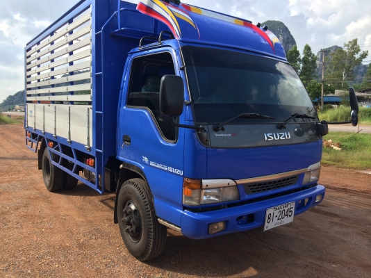 ขายอะไหล่รถบรรทุก และบริการรับซ่อมรถบรรทุก 6ล้อ