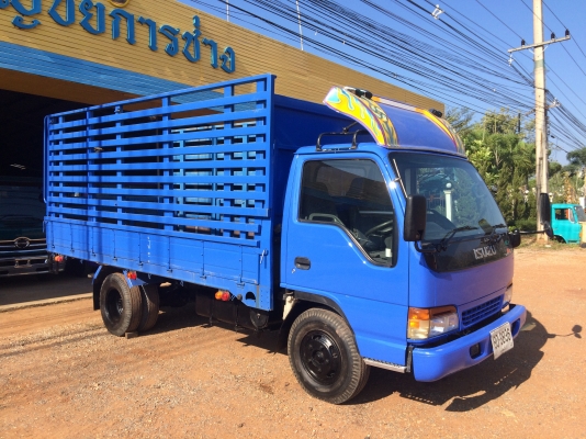 ขายอะไหล่รถบรรทุก และบริการรับซ่อมรถบรรทุก 6ล้อ