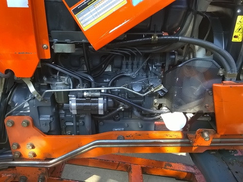 ขายรถไถ M5000SU พร้อมใบดันหน้า