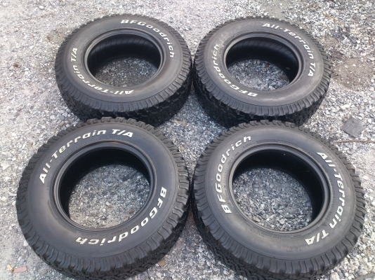 ขายยาง BF ALL-Terrain T/A ขนาด 30X9.5R15  ปี08 สวยๆ(ไม่มีปะ) จำนวน 1 ชุด