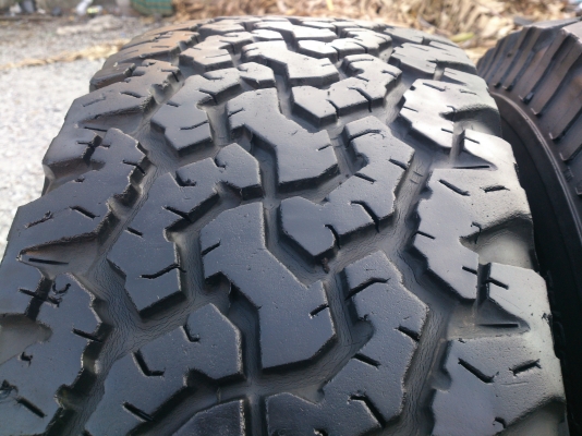 ขายยาง BF ALL-Terrain T/A ขนาด 30X9.5R15  ปี08 สวยๆ(ไม่มีปะ) จำนวน 1 ชุด