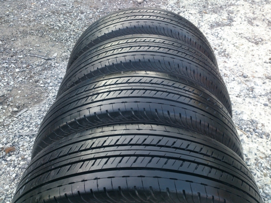 ขายยาง บริดสโตน ดูราวิส215/70R16 ยางสัปดาห์ที่37ปี11 ดอกยางเต็มนิ่มลึกเท่ากันไม่แตกลายไม่ร้าวไม่กินข้างใช้งานน้อยมาก(ไม่มีปะ) จำนวน 1 ชุด