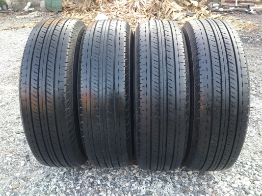 ขายยาง บริดสโตน ดูราวิส215/70R16 ยางสัปดาห์ที่37ปี11 ดอกยางเต็มนิ่มลึกเท่ากันไม่แตกลายไม่ร้าวไม่กินข้างใช้งานน้อยมาก(ไม่มีปะ) จำนวน 1 ชุด
