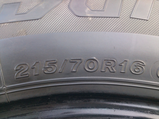ขายยาง บริดสโตน ดูราวิส215/70R16 ยางสัปดาห์ที่37ปี11 ดอกยางเต็มนิ่มลึกเท่ากันไม่แตกลายไม่ร้าวไม่กินข้างใช้งานน้อยมาก(ไม่มีปะ) จำนวน 1 ชุด