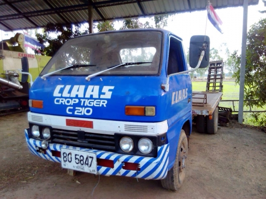 TLเครื่อง85แรง บรรทุกรถเกี่่ยวข้าวไม่มีเล่มทะเบียน