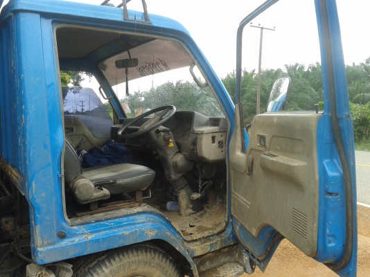 ขายรถบรรทุก6ล้อดั้ม