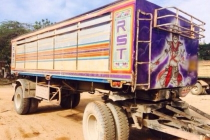 ขายด่วน ลูกพ่วงดั๊มพ์มิเนียม 2 คานความยาว 6.20 เมตรของอู่รวมชัย พร้อมใช้งานได้เลยนะครับ ช่วงล่างแน่น ยางสภาพดี 70\% พร้อมบรรทุกพร้อมใช้งานได้เลย เอกสารเล่มทะเบียนชุดโอนครบพร้อม ราคาต่อรองได้ครับ