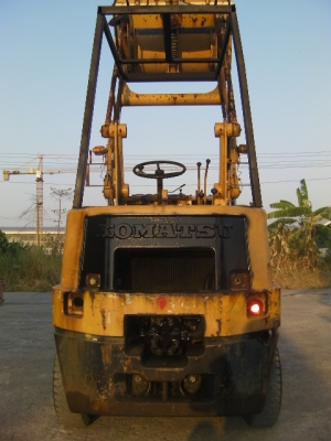 ตอนรับปีใหม่ ขาย รถตักโคมัสซุ เก่านอกสภาพพร้อมใช้ รุ่น SG10 เครื่องเบนซิน ราคา 135,000[km