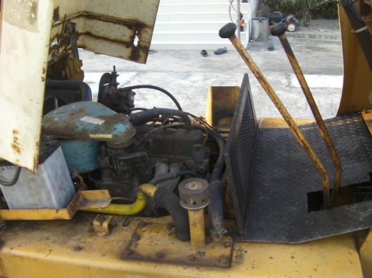 ตอนรับปีใหม่ ขาย รถตักโคมัสซุ เก่านอกสภาพพร้อมใช้ รุ่น SG10 เครื่องเบนซิน ราคา 135,000[km