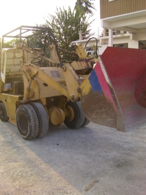 ตอนรับปีใหม่ ขาย รถตักโคมัสซุ เก่านอกสภาพพร้อมใช้ รุ่น SG10 เครื่องเบนซิน ราคา 135,000[km