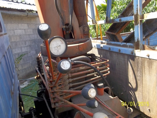 ขาย 185000  บาท 6  ล้อพร้อมเครน 2ตันมีทะเบียนพร้อมโอน