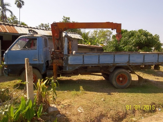 ขาย 185000  บาท 6  ล้อพร้อมเครน 2ตันมีทะเบียนพร้อมโอน