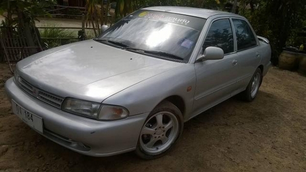 ขาย Mitsu Lancer ปี 96 หน้ายื่น เครื่องหัวฉีด 1.5  สวยประหยัด เครื่องดี เกียร์ดี เกียร์ธรรมดาขับมันพุ่งดี เครื่องนิ่งเรียบ ฟิตเปรี๊ยะ