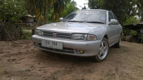 ขาย Mitsu Lancer ปี 96 หน้ายื่น เครื่องหัวฉีด 1.5  สวยประหยัด เครื่องดี เกียร์ดี เกียร์ธรรมดาขับมันพุ่งดี เครื่องนิ่งเรียบ ฟิตเปรี๊ยะ