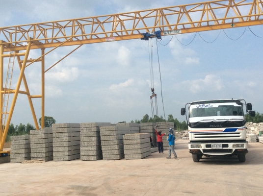 รับทำรั้วสำเร็จรูป และให้เช่าเครื่องจักรสำหรับงานก่อสร้างรั้ว