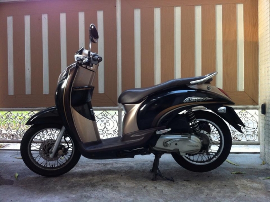 ขออนุญาติขาย HONDA Scoopy-i 110 มือแรก วิ่ง 12,xxx กิโล โอนให้ฟรีครับ
