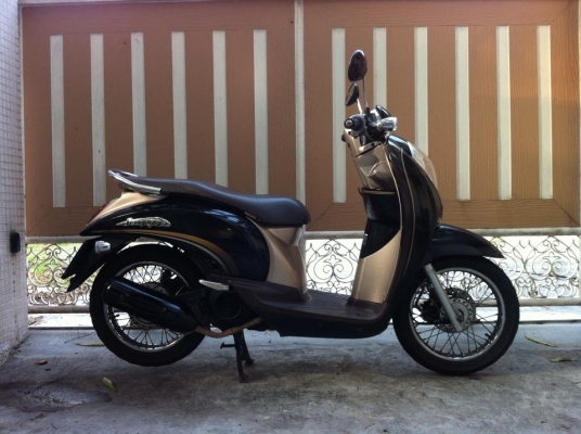 ขออนุญาติขาย HONDA Scoopy-i 110 มือแรก วิ่ง 12,xxx กิโล โอนให้ฟรีครับ