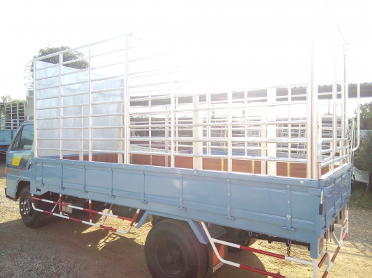 6 ล้อกลาง  ISUZU  NKR  110 แรงม้า  * ยาว 4.30 ม. *  รถสวยเดิม+สวยจริง+สภาพพร้อมใช้งาน  *  มีเล่มพร้อมโอน *